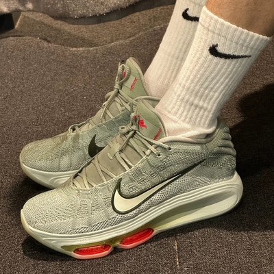 耐克男子潮流运动篮球鞋