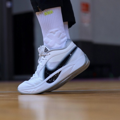 耐克/NIKE GIANNIS FREAK 6 EP 男子耐磨运动训练篮球鞋 FJ7807