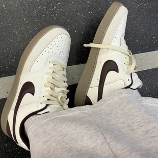 Nike 男子复古休闲低帮板鞋 Court Low HV2530 Vision 耐克