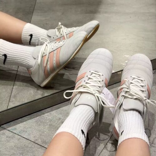 Adidas originals Taekwondo 女款灰色舒适柔软低帮训练鞋 JQ4312