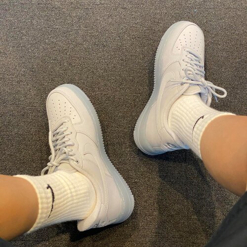 耐克AF1男子舒适磨砂皮革板鞋