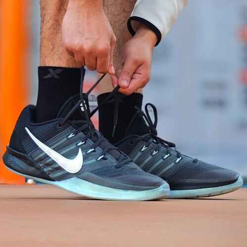 Nike Sabrina 3 EP 男女同款黑白时尚舒适贴合篮球鞋 HF2882-001
