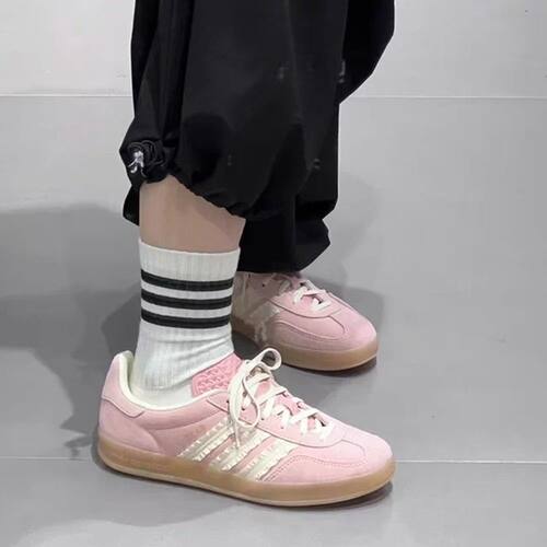 Adidas originals GAZELLE INDOOR 女粉色柔软舒适低帮板鞋JS1413