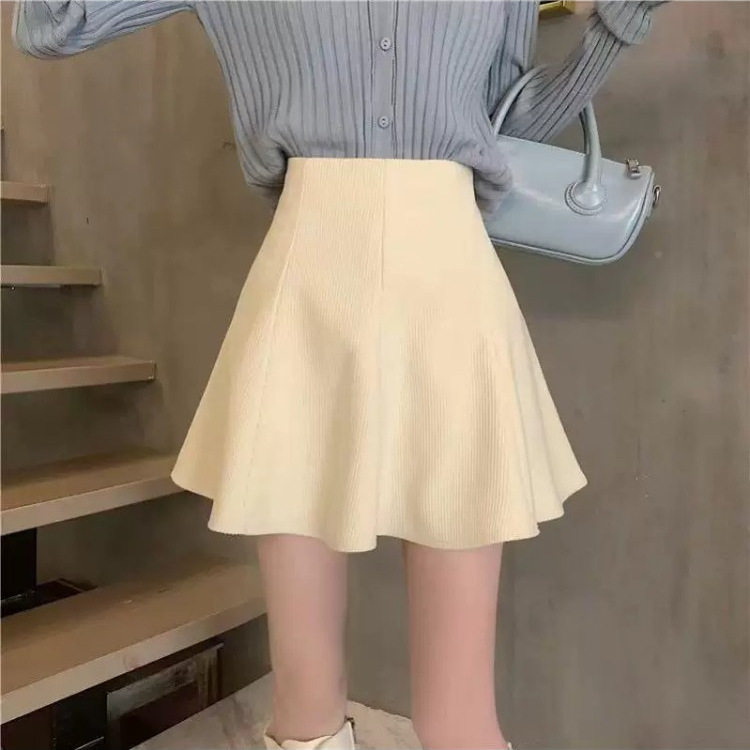 设计感小众灯芯绒半身裙女2026秋冬新款宽松防走光大码显瘦伞裙子