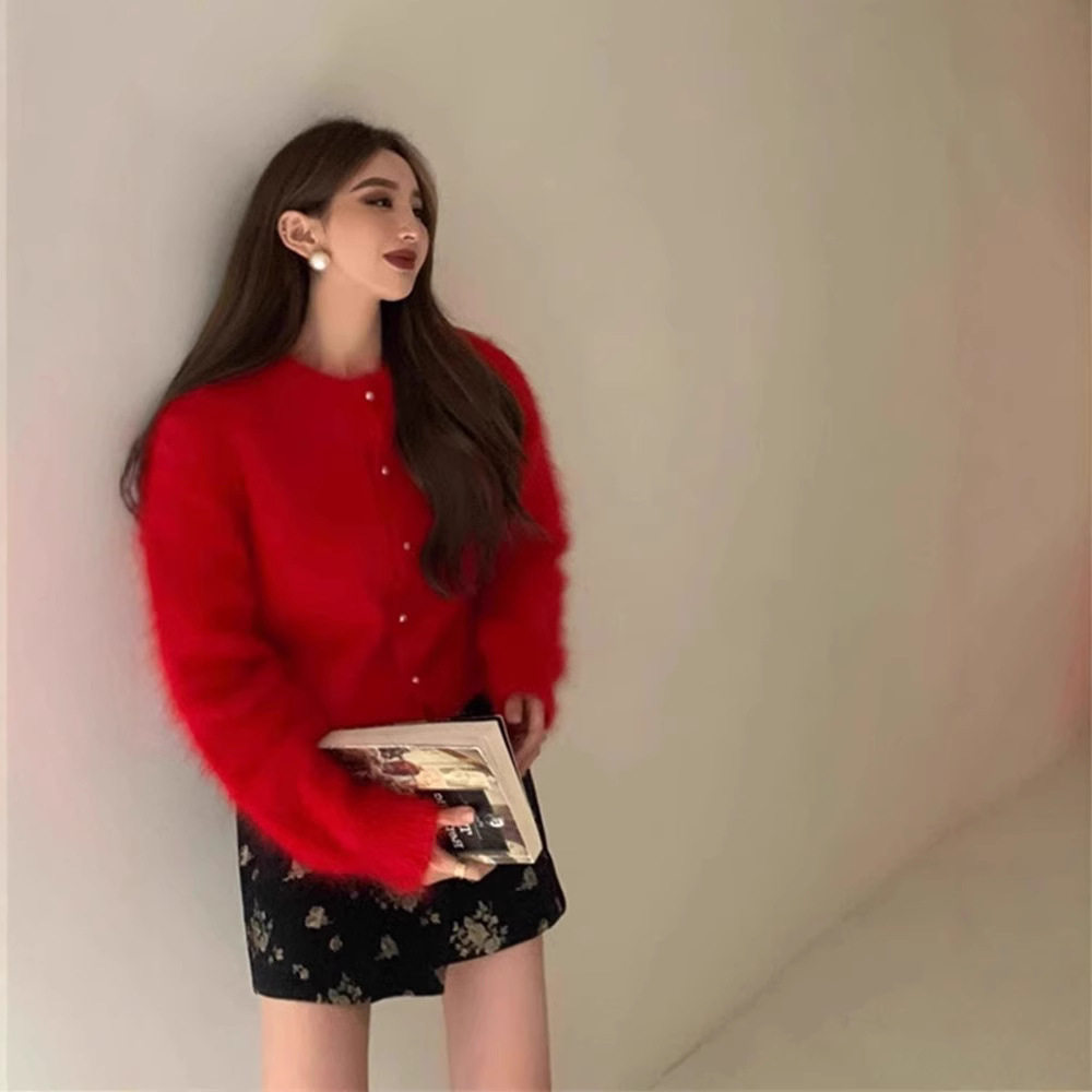 高级感水貂绒红色毛衣女秋冬复古珍珠扣针织开衫外套新年圣诞穿搭