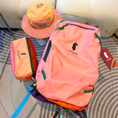 美洲羊驼Cot多巴胺28L旅行包潮男女登山户外多功能双肩大容量背包