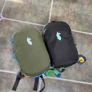 美洲羊驼新款黑武士28L户外运动双肩男女同款休闲百搭轻便登山包