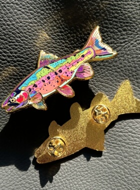路亚台钓金属徽章原创鳟鱼珐琅彩溪流钓胸章帽徽胸针服饰配饰定制