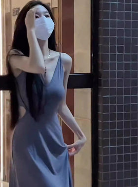 ZY621黑色辣妹吊带V领连衣裙女夏新款法式赫本风收腰修身a字长裙