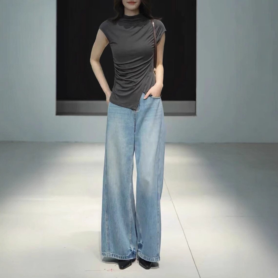25131大爱美依缘2025春夏新款不规则修身T恤高腰阔腿牛仔裤洋气女