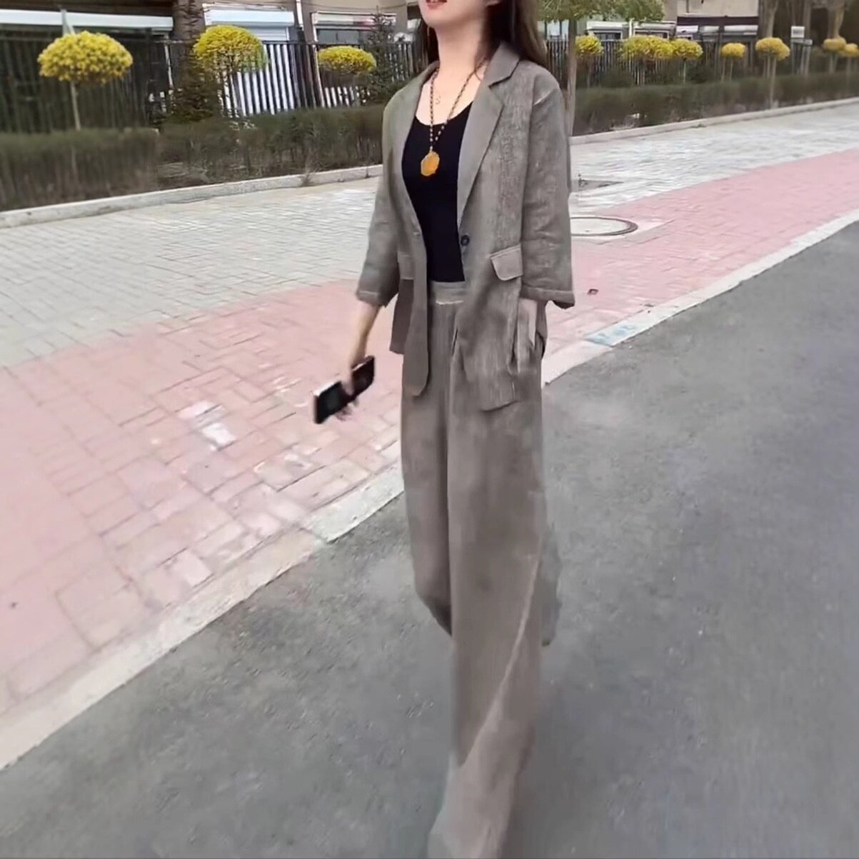 25028大爱美依缘2025新款时尚翻领西服外套宽松阔腿裤通勒套装女