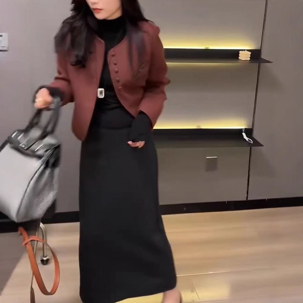 241129大爱美依缘2026秋季新款韩系修身小个子外套开叉半身裙显瘦