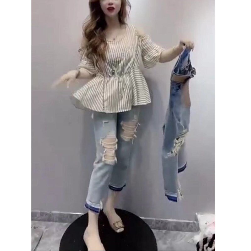 23508大爱美依缘2025夏季新款时尚漏肩条纹上衣洋气破洞牛仔裤女