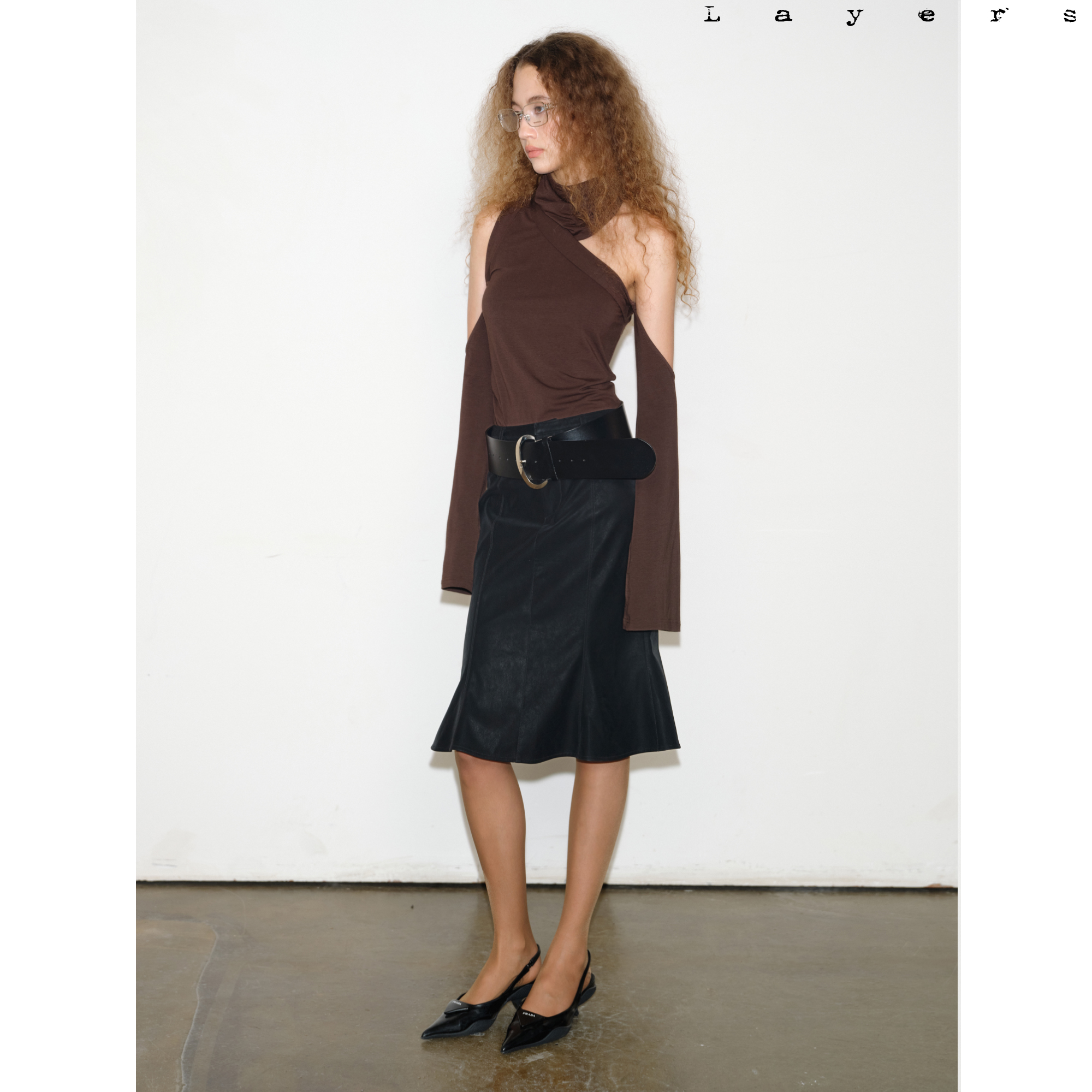 弧形鱼尾黑色皮质半裙