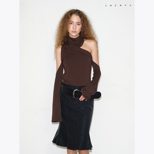 Layers 软糯栗棕色 斜肩露肩长袖 可脱卸堆叠领设计感针织上衣