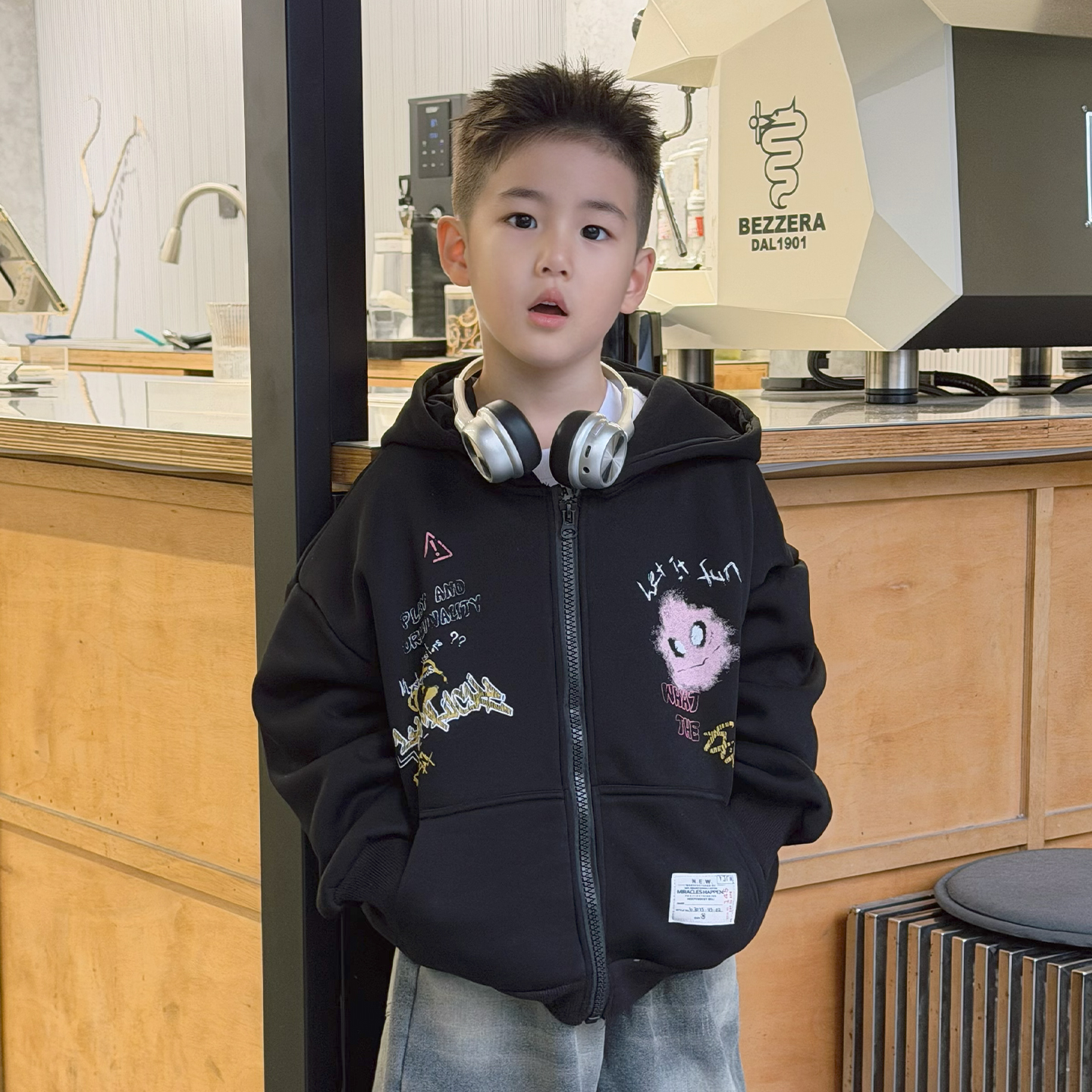 儿童涂鸦加绒拉链卫衣开衫