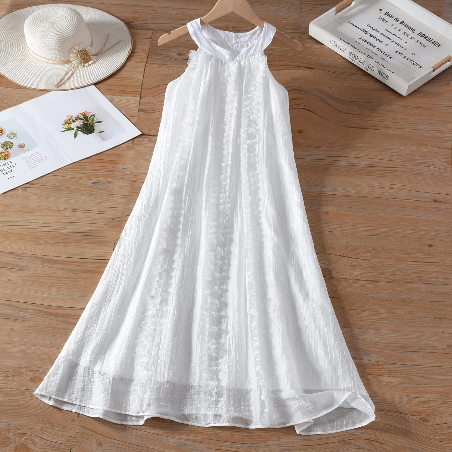 法式茶歇挂脖连衣裙新款夏季超仙气唯美海边度假风白色裙子可