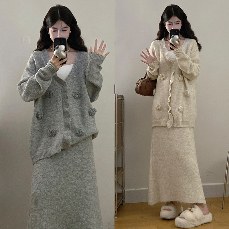 实拍大码秋冬玫瑰花圃针织钩花木耳花边门襟毛衣外套+半身裙套装