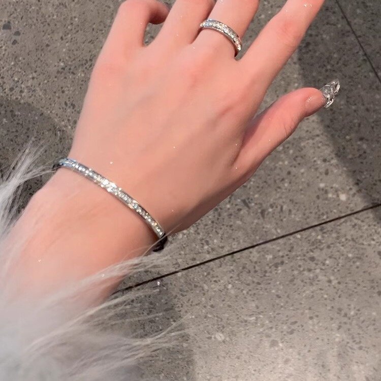满天星手镯女款高级感钛钢手镯手饰品银镯子手链手串手环满钻手镯