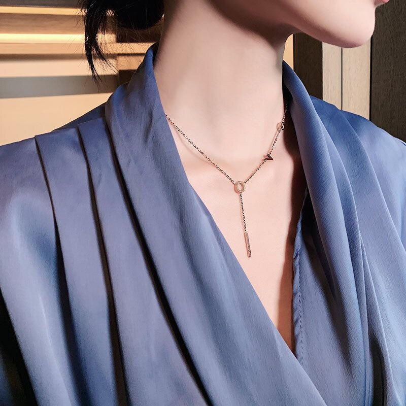 love钛钢不掉色项链玫瑰金冷淡风简约锁骨链气质颈链女潮短款吊坠