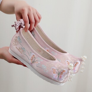 汉服鞋子女夏季老北京布鞋中国风古风鞋古装搭配表演舞蹈鞋绣花鞋