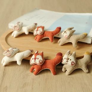 新款 可爱卡通刺绣小狐狸布艺包包配饰充棉小动物造型森女胸针