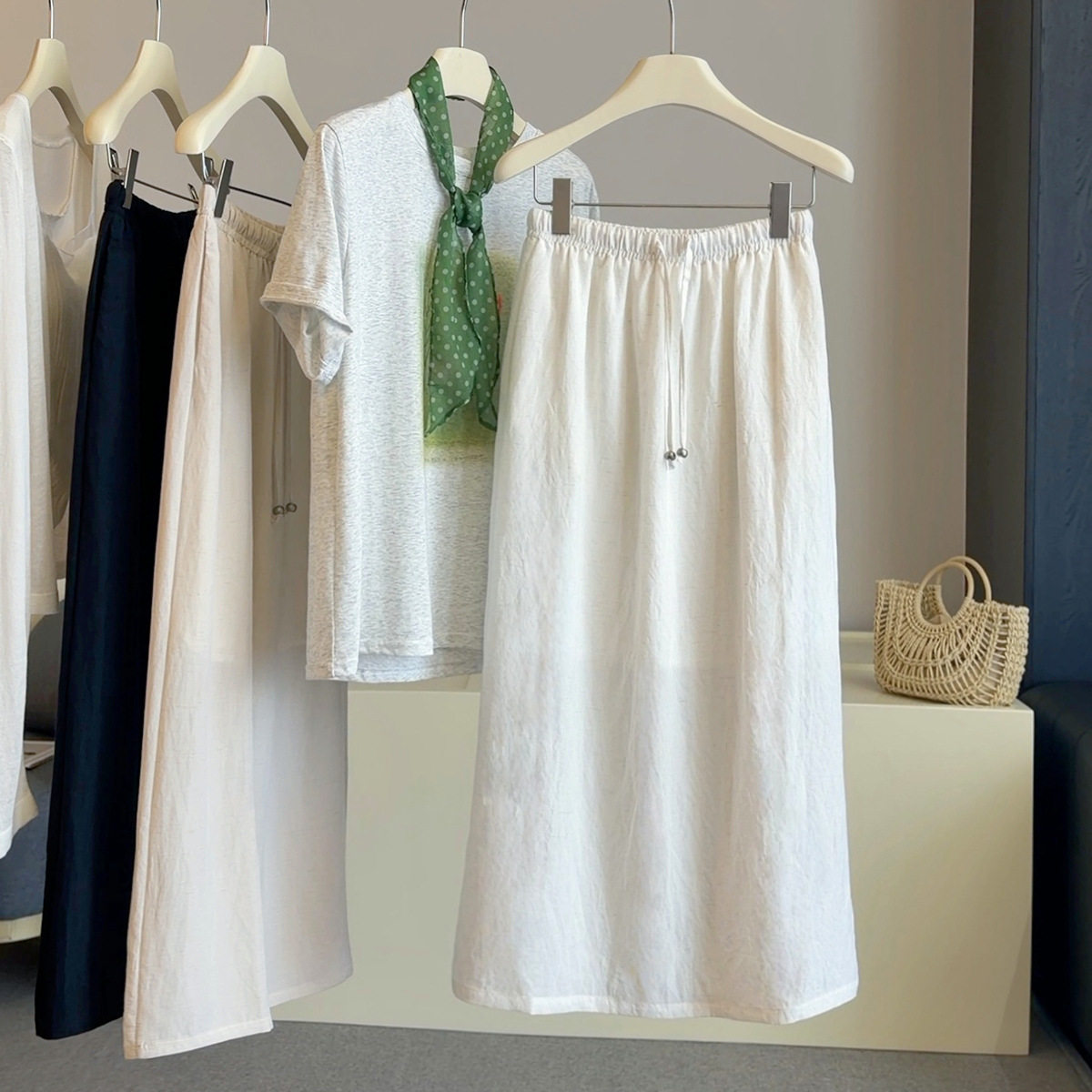 白色棉麻后开叉半身裙女夏新款高腰显瘦休闲百搭中长直筒裙子