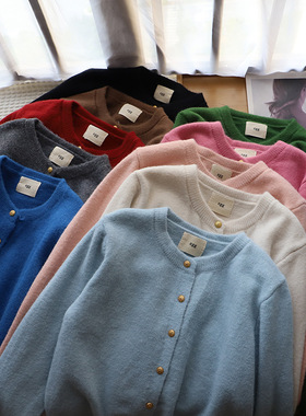 []秋冬新款韩系简约扣长袖针织衫女圆领百搭上衣