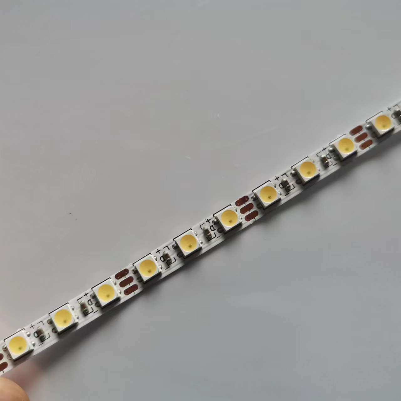 LED灯带 WS2812B 3535 120灯幻彩软灯带 5V板宽5mm白光6500k_虎窝淘