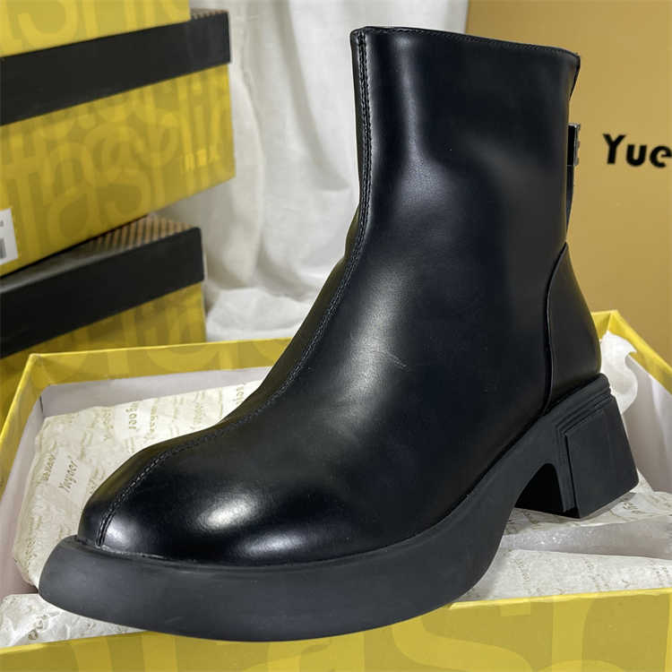 专柜正品月芽儿冬季加绒切尔西靴女牛皮复古休闲短筒棉靴马丁靴子