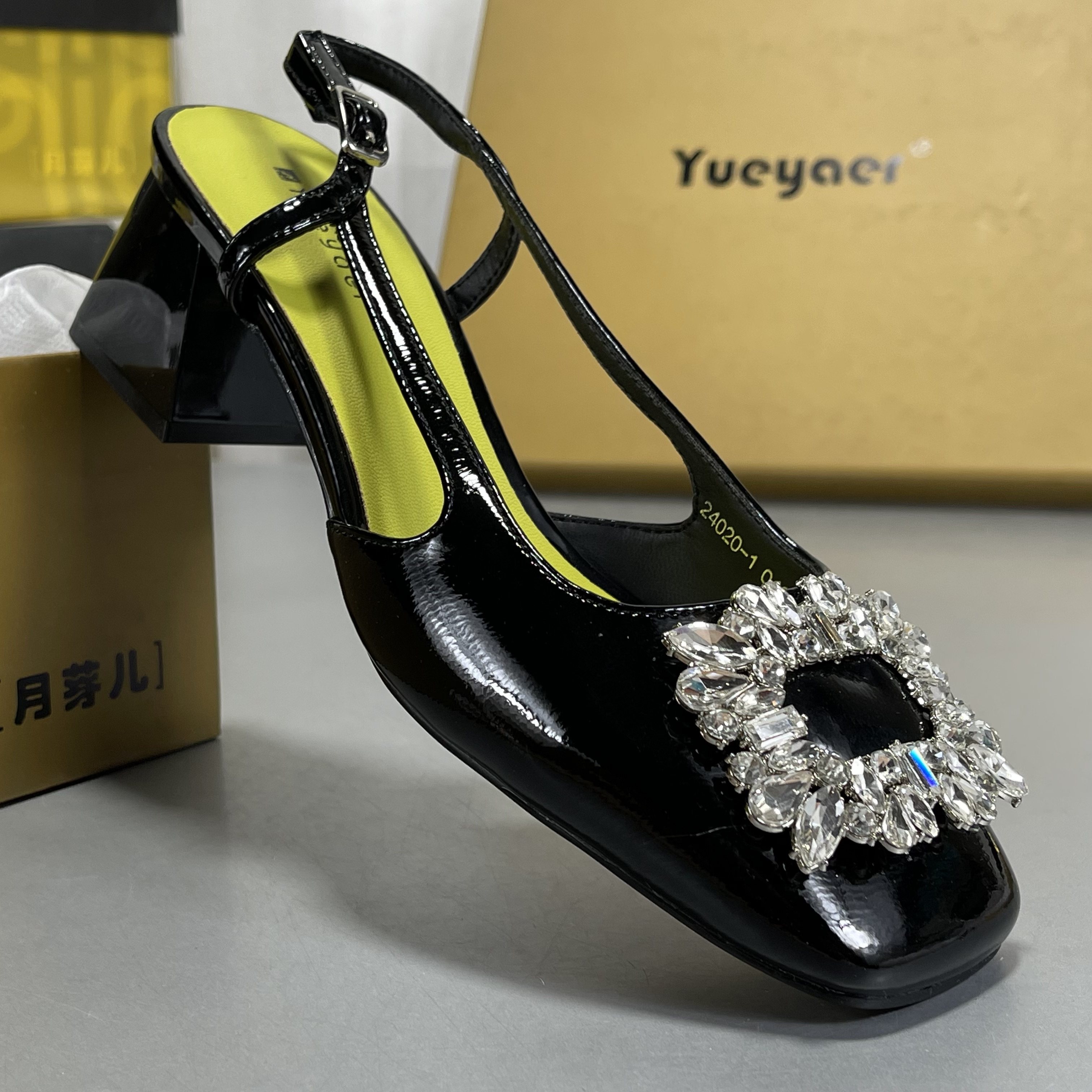 月芽儿羊漆皮晚晚风包头单鞋时装高跟鞋2026新款水钻粗跟罗马凉鞋,女鞋,玛丽珍鞋,淘宝优惠券,粉丝福利购,淘宝优惠卷