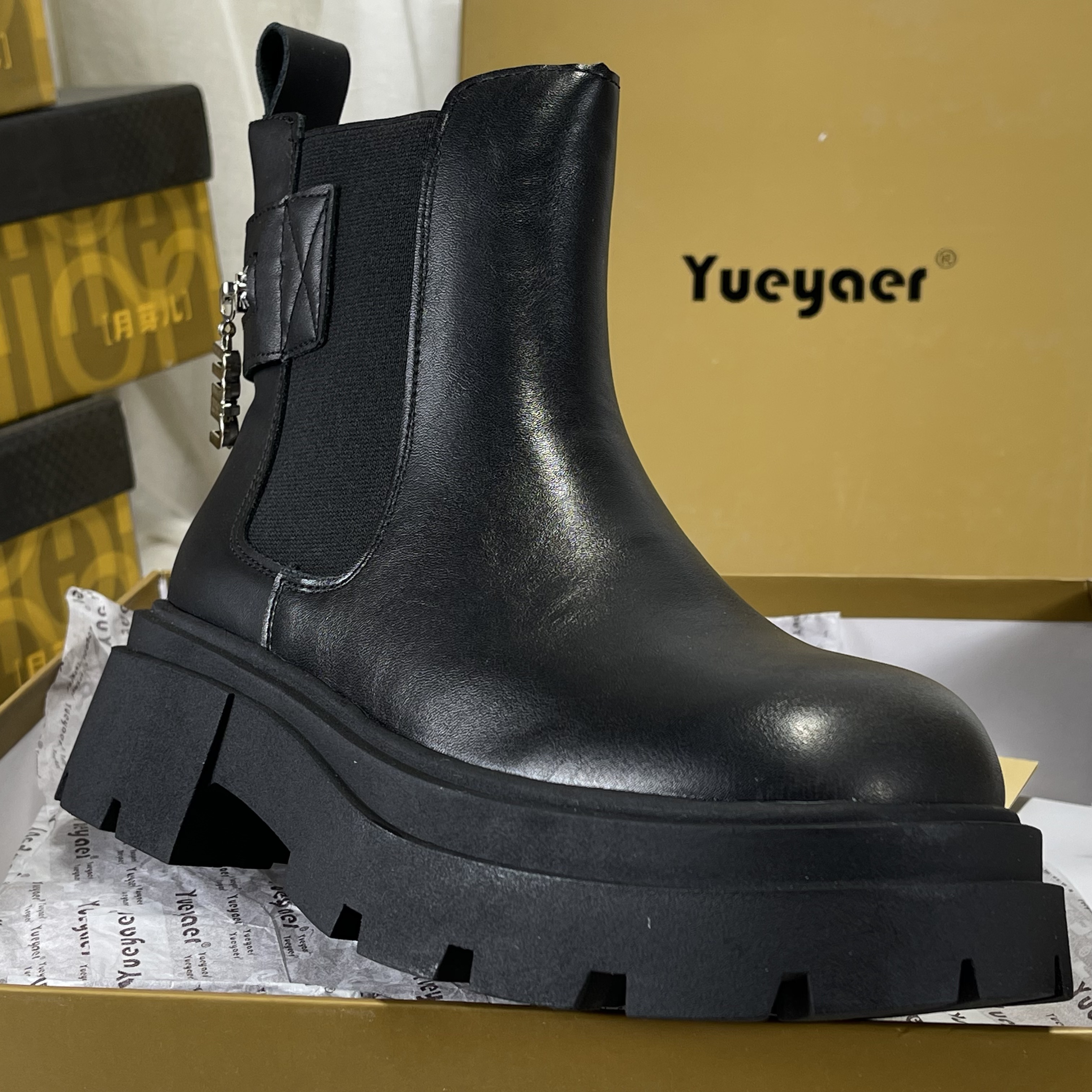 月芽儿专柜厚底切尔西靴女2025秋冬复古百搭休闲烟筒靴软底马丁靴