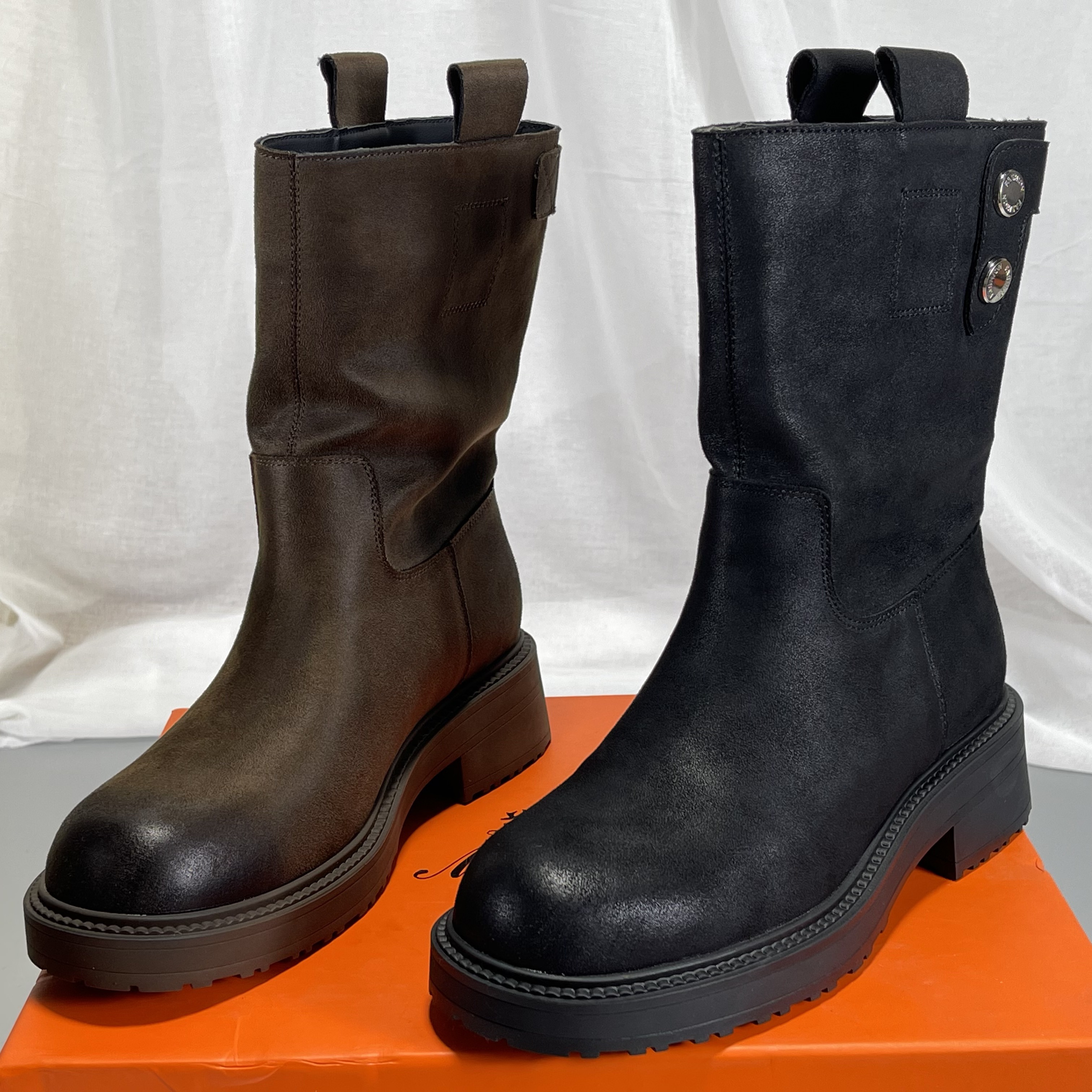 品牌撤柜真皮中筒靴秋冬新款英伦风马丁靴复古显瘦长靴厚底骑士靴