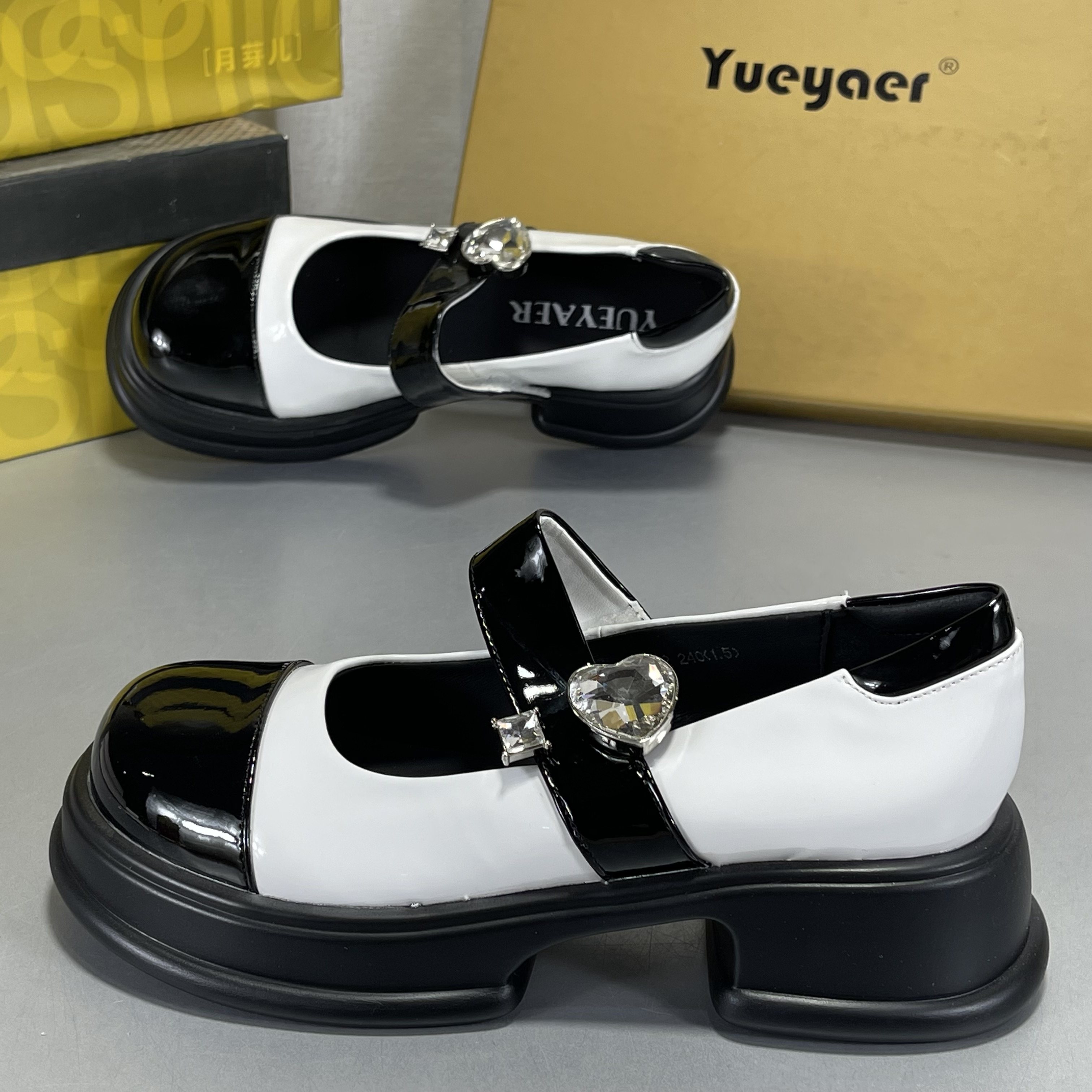 月芽儿羊皮法式厚底玛丽珍鞋漆皮女鞋2025新款学院风复古小皮鞋女,女鞋,乐福鞋（豆豆鞋）,淘宝优惠券,粉丝福利购,淘宝优惠卷