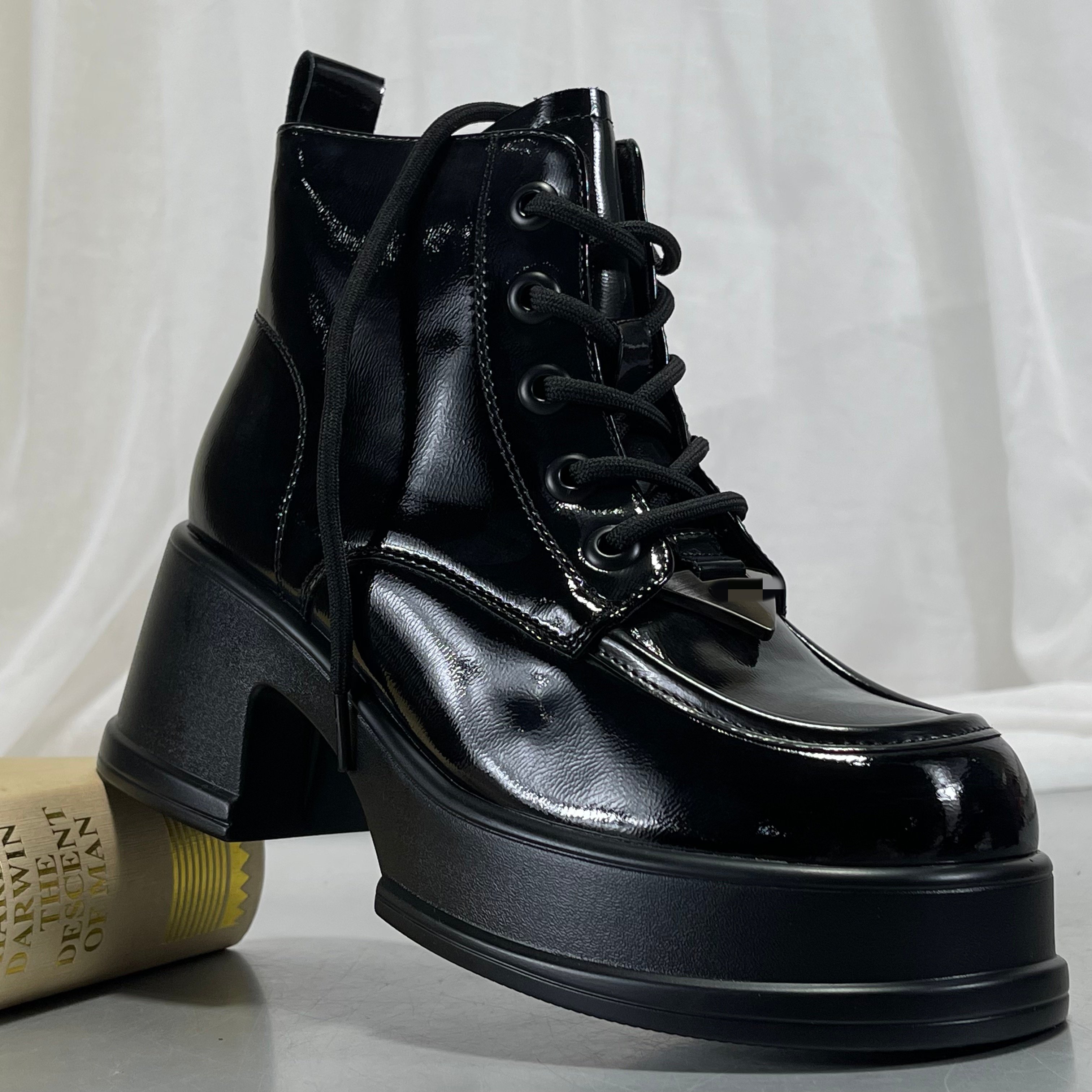 牛漆皮切尔西靴厚底马丁靴女2025新款秋冬季加绒短靴软底复古裸靴,女鞋,马丁靴,淘宝优惠券,粉丝福利购,淘宝优惠卷