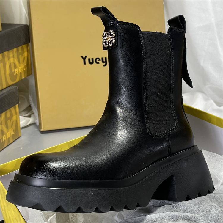 月芽儿真皮厚底圆头松糕厚底切尔西靴女单靴马丁靴小个子烟筒短靴