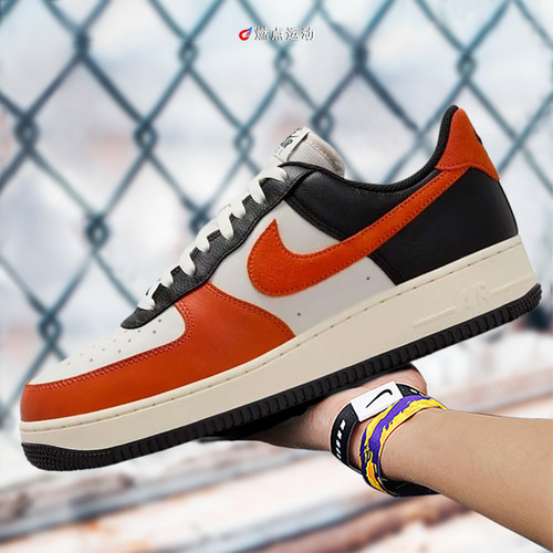 Nike耐克轻便低帮轻便板鞋