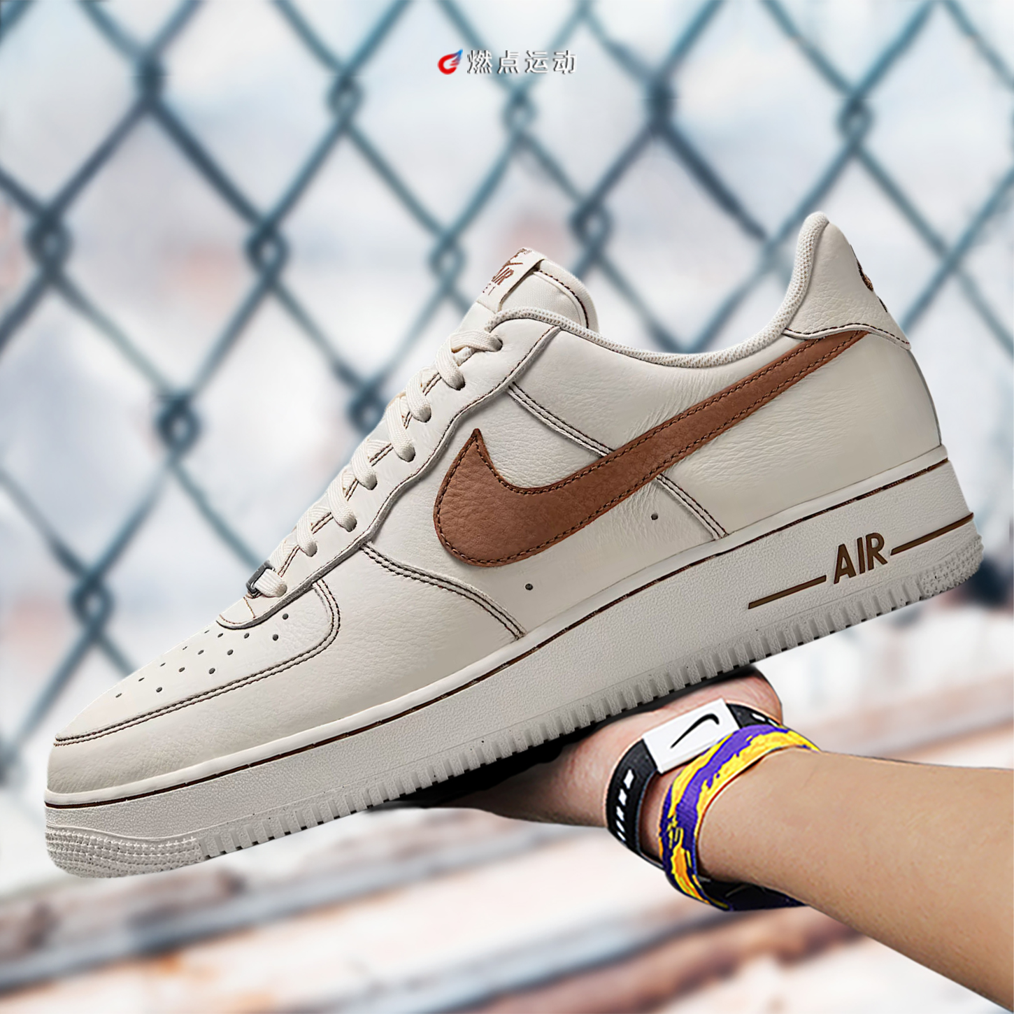 Nike/耐克 AIR FORCE 1 '07 LV8男子板鞋HQ2037-101