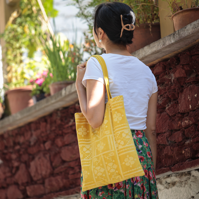 敞口竖款丝绒刺绣黑白格子单肩包