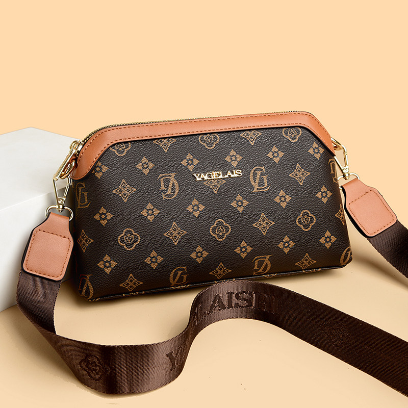 高级感真皮印花斜挎小包女2026新款头层牛皮腋下包百搭单肩妈妈包