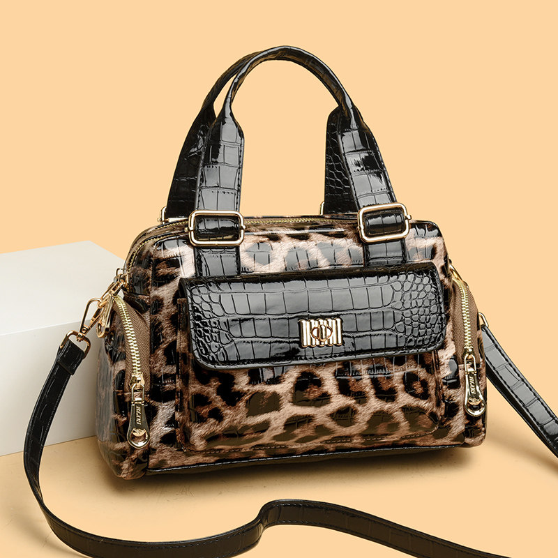 高级感真皮豹纹手提包女2026新款头层牛皮波士顿包百搭单肩斜挎包