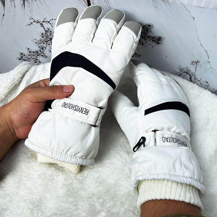 哈尔滨雪乡保暖滑雪摩托车男女可触屏单板滑雪手套加厚户外摩托车