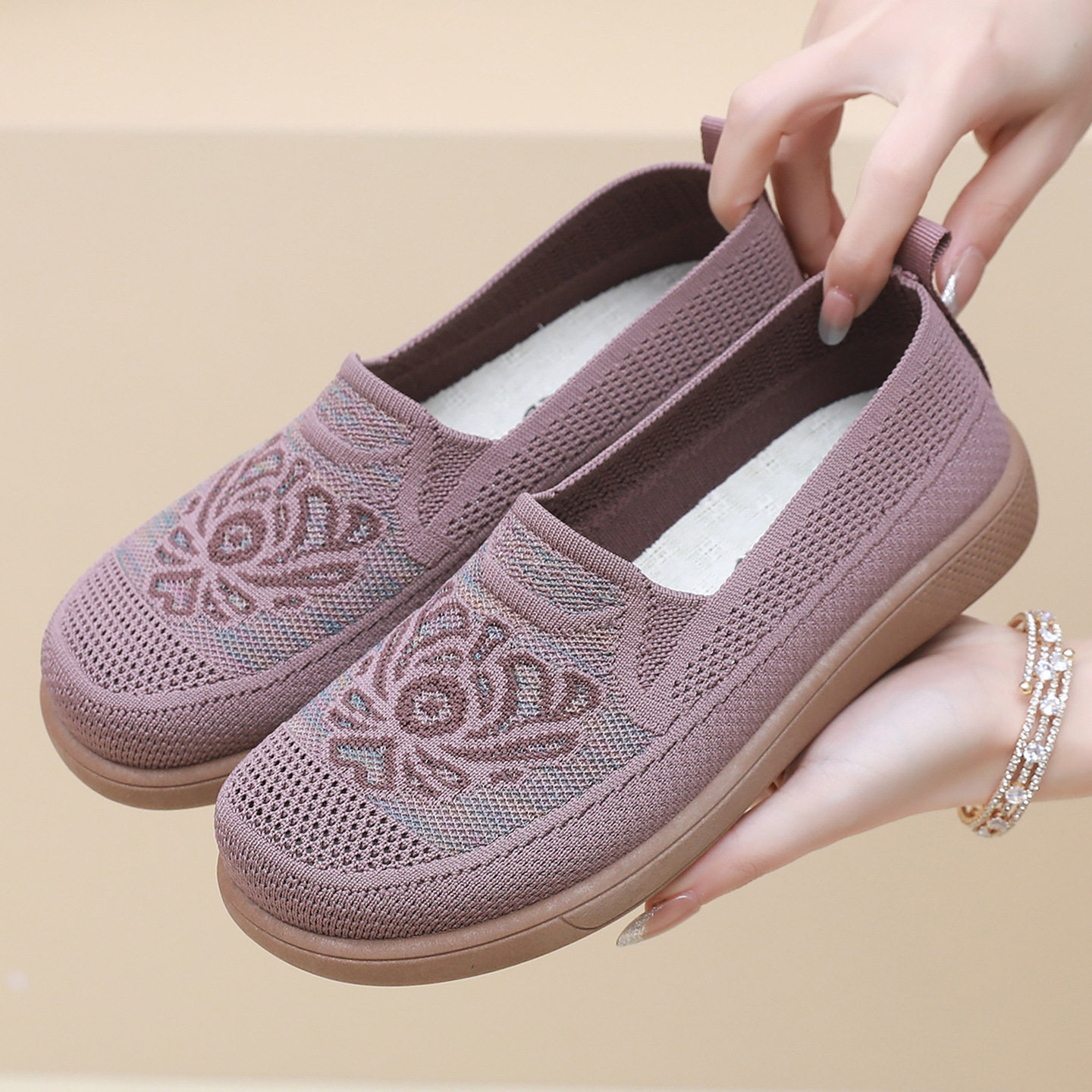 老北京布鞋女网鞋夏季透气妈妈鞋中老年舒适跳舞鞋防滑老人奶奶鞋