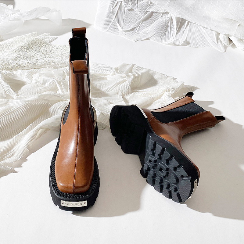 莲花府邸方头方跟烟筒靴金属