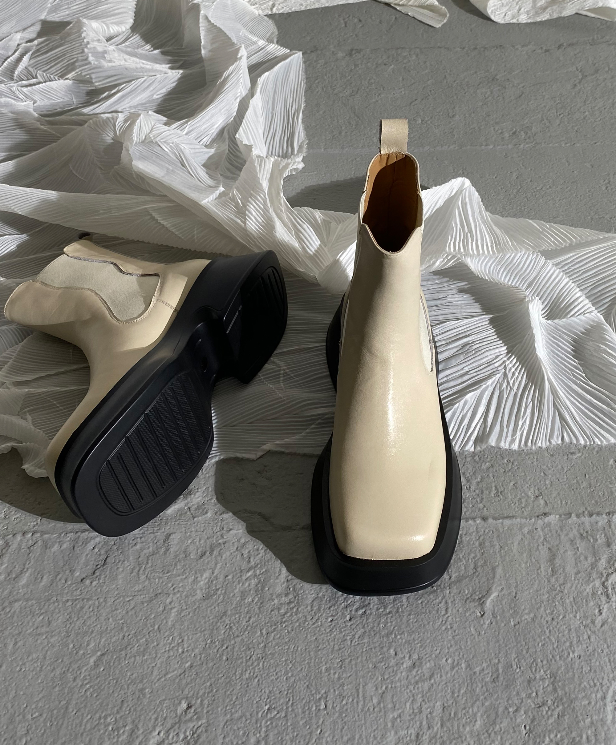 莲花府邸松糕底单里切尔西靴