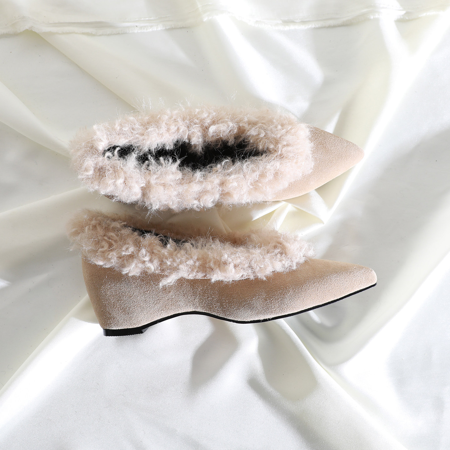 莲花府邸2025冬季复古毛毛鞋尖头加绒套脚单鞋气质保暖内增高女鞋,女鞋,深口单鞋,淘宝优惠券,粉丝福利购,淘宝优惠卷