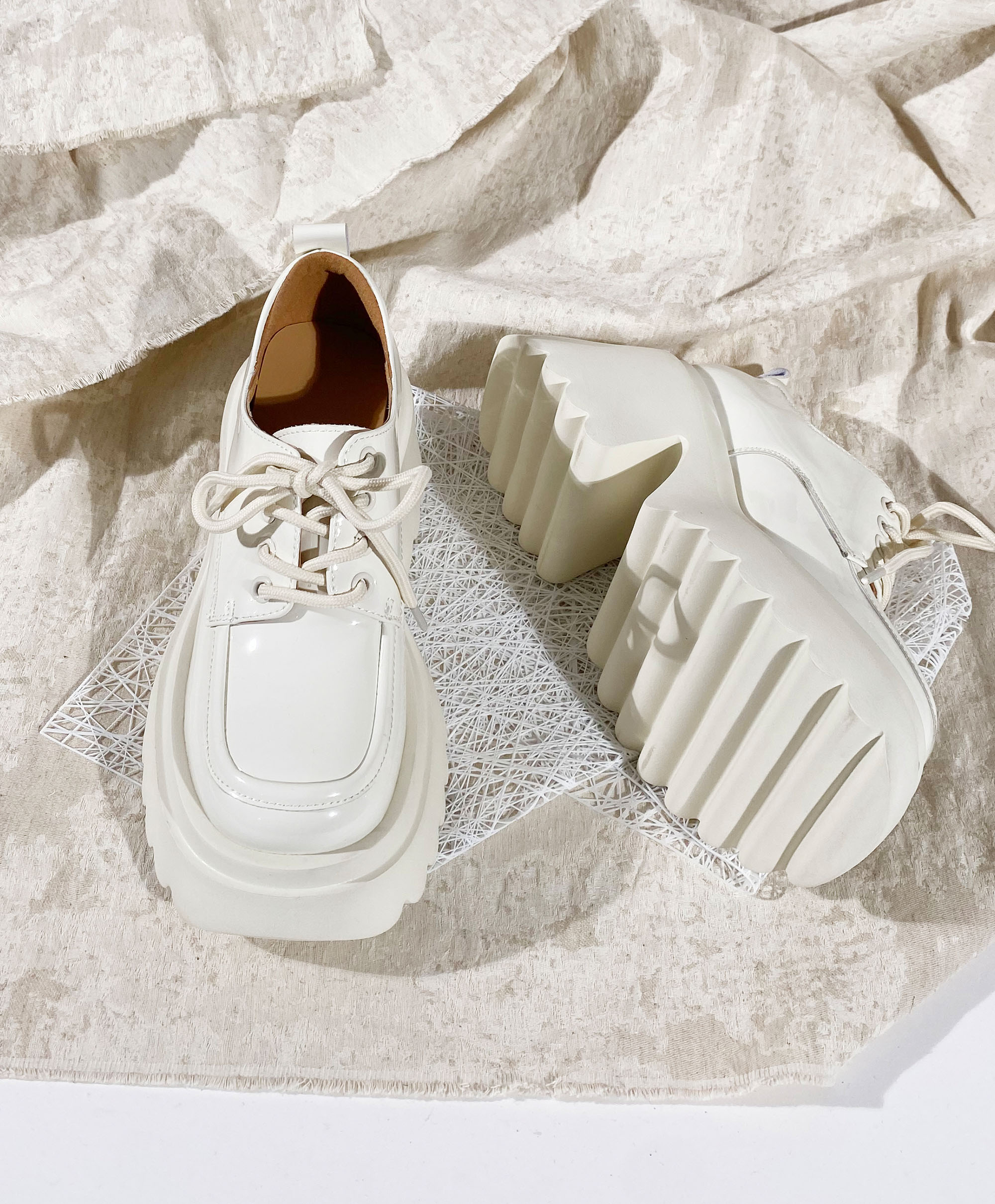 莲花府邸休闲松糕底深口小皮鞋