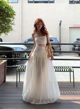 法式白色花朵镂空抹胸洋装女夏季高级气质显瘦长裙海边度假裙子