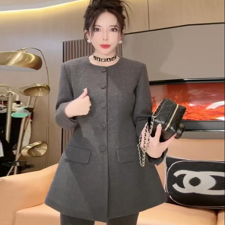 欧洲站灰色收腰小蛮腰夹棉女春秋设计感垫肩单排扣气质毛呢外套女