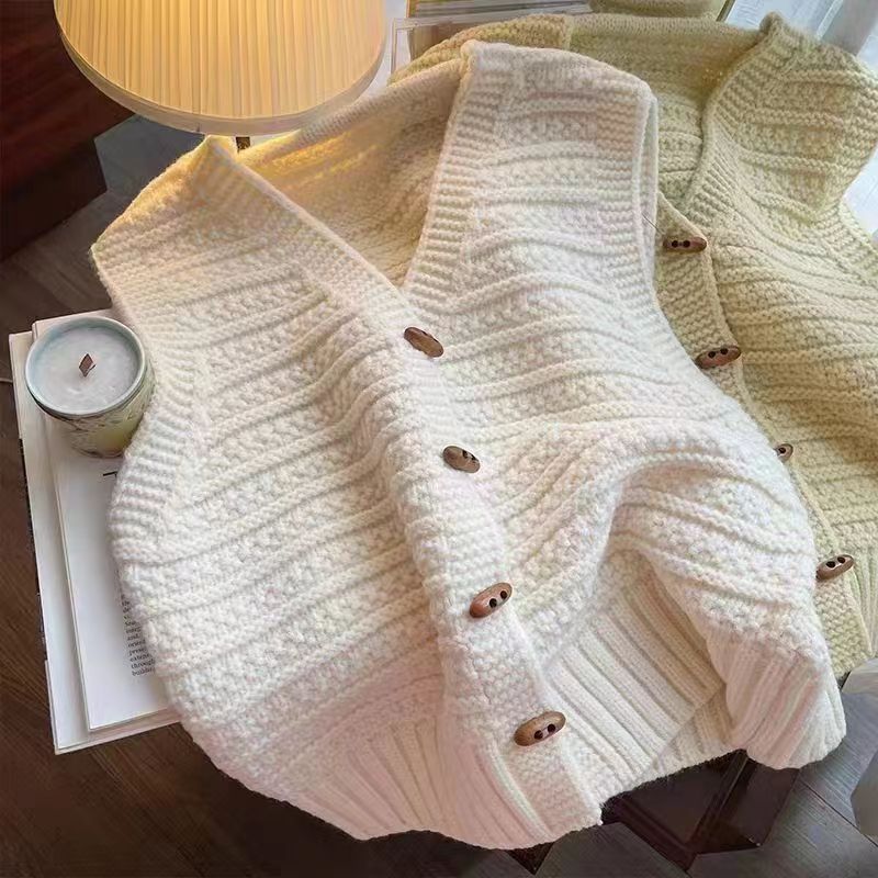 捡漏复古麻花针织马甲女秋冬新款日系叠穿无袖毛衣外穿坎肩背心潮